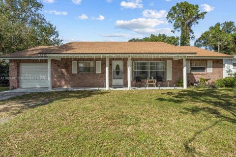 House in Winter Haven, Florida 3 bedrooms № 1978294 - photo 1