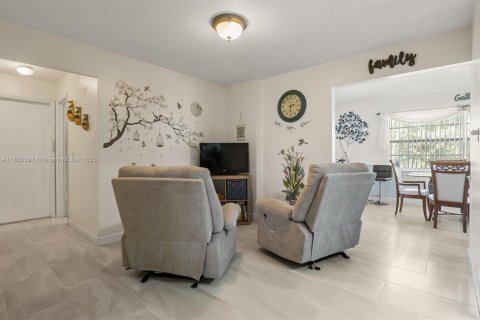 House in Winter Haven, Florida 3 bedrooms № 1978294 - photo 13