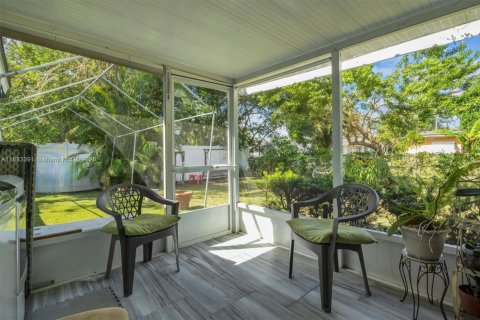 House in Winter Haven, Florida 3 bedrooms № 1978294 - photo 23