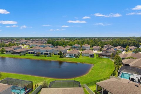Villa ou maison à vendre à Wesley Chapel, Floride: 4 chambres, 200.76 m2 № 2317335 - photo 5