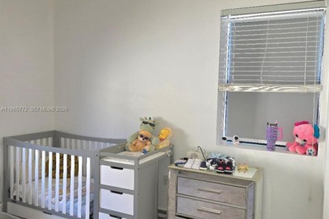 Villa ou maison à louer à Homestead, Floride: 4 chambres, 306.21 m2 № 2029630 - photo 17