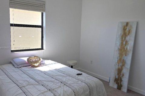 Villa ou maison à louer à Homestead, Floride: 4 chambres, 306.21 m2 № 2029630 - photo 18