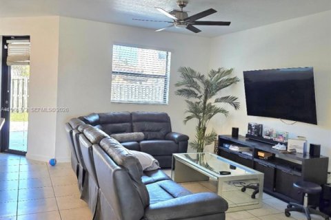 Villa ou maison à louer à Homestead, Floride: 4 chambres, 306.21 m2 № 2029630 - photo 6