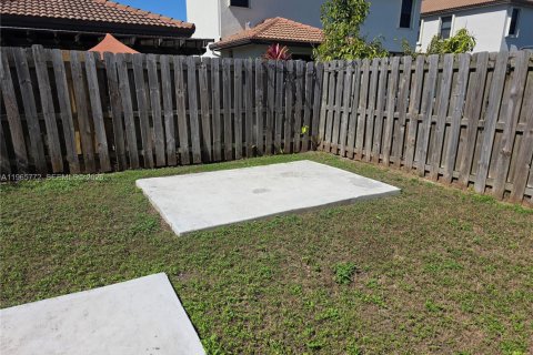 Villa ou maison à louer à Homestead, Floride: 4 chambres, 306.21 m2 № 2029630 - photo 23