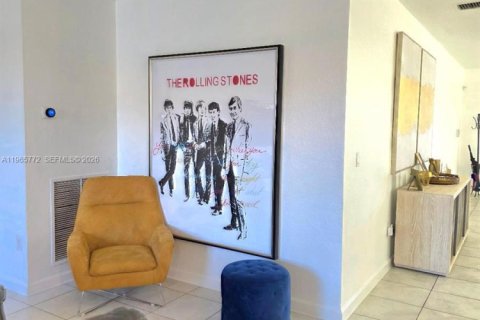 Villa ou maison à louer à Homestead, Floride: 4 chambres, 306.21 m2 № 2029630 - photo 10