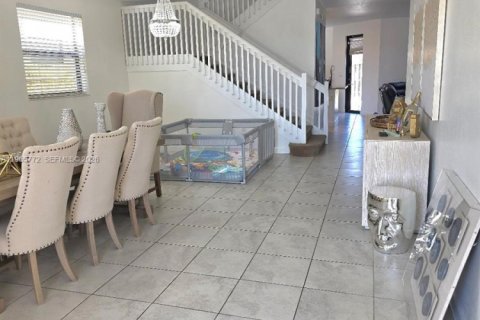 Villa ou maison à louer à Homestead, Floride: 4 chambres, 306.21 m2 № 2029630 - photo 8