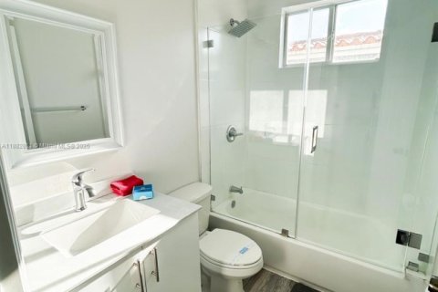 Купить коммерческую недвижимость в Корал-Гейблс, Флорида 317.73м2, № 2089953 - фото 12