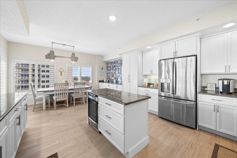 Condo in Satellite Beach, Florida, 3 bedrooms  № 2224780 - photo 18