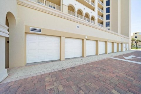 Condo in Satellite Beach, Florida, 3 bedrooms  № 2224780 - photo 24