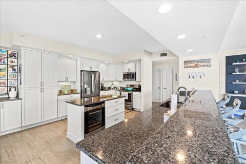 Condo in Satellite Beach, Florida, 3 bedrooms  № 2224780 - photo 30