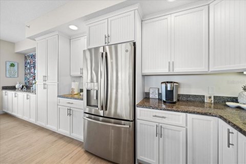 Condo in Satellite Beach, Florida, 3 bedrooms  № 2224780 - photo 29