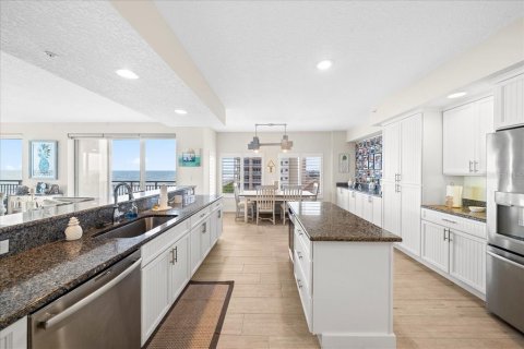 Condo in Satellite Beach, Florida, 3 bedrooms  № 2224780 - photo 17