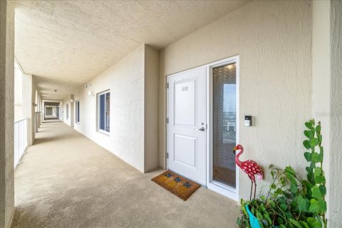 Condo in Satellite Beach, Florida, 3 bedrooms  № 2224780 - photo 25