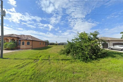 Terreno en Rotonda, Florida № 2225243