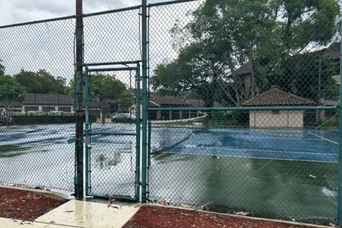 Купить кондоминиум в Помпано-Бич, Флорида 2 спальни, 91.04м2, № 2012607 - фото 27