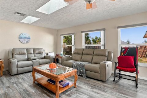 Villa ou maison à vendre à Brooksville, Floride: 3 chambres, 160.54 m2 № 2437305 - photo 3