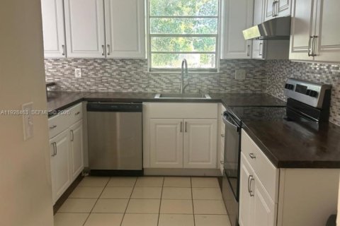 Villa ou maison à louer à Palm Bay, Floride: 2 chambres № 2000015 - photo 3