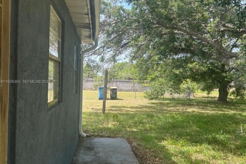 Villa ou maison à louer à Palm Bay, Floride: 2 chambres № 2000015 - photo 13