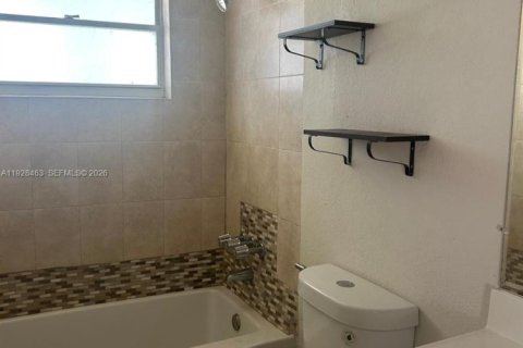 Villa ou maison à louer à Palm Bay, Floride: 2 chambres № 2000015 - photo 6