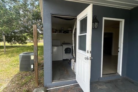Villa ou maison à louer à Palm Bay, Floride: 2 chambres № 2000015 - photo 11