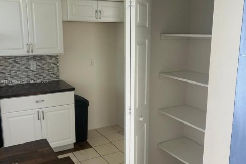 Villa ou maison à louer à Palm Bay, Floride: 2 chambres № 2000015 - photo 5