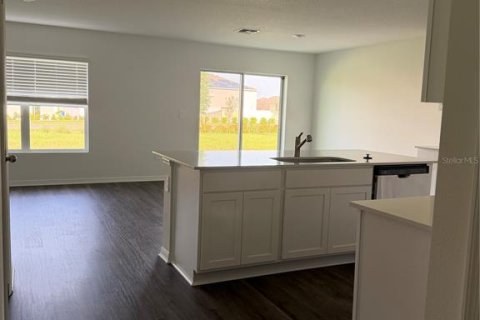 House in Haines City, Florida 4 bedrooms, 139.17 sq.m. № 2231343 - photo 5