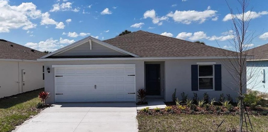 House in Haines City, Florida 4 bedrooms, 139.17 sq.m. № 2231343