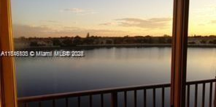 Condo à Miramar, Floride, 2 chambres  № 1768350