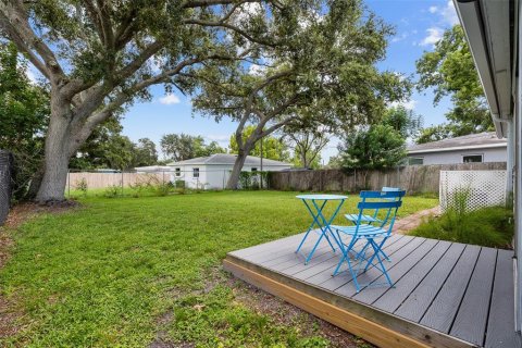House in Gulfport, Florida 2 bedrooms, 95.5 sq.m. № 1916125 - photo 18