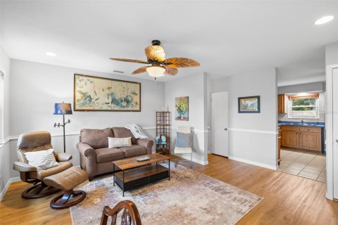 House in Gulfport, Florida 2 bedrooms, 95.5 sq.m. № 1916125 - photo 6