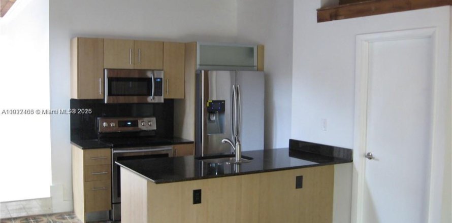 Таунхаус в Майами, Флорида 2 спальни, 185.8м2 № 1977001