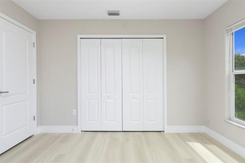 House in Valrico, Florida 5 bedrooms, 281.77 sq.m. № 1898596 - photo 30