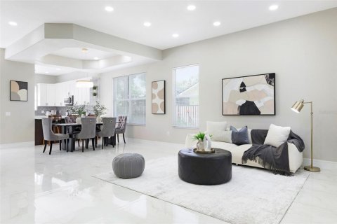 House in Valrico, Florida 5 bedrooms, 281.77 sq.m. № 1898596 - photo 4