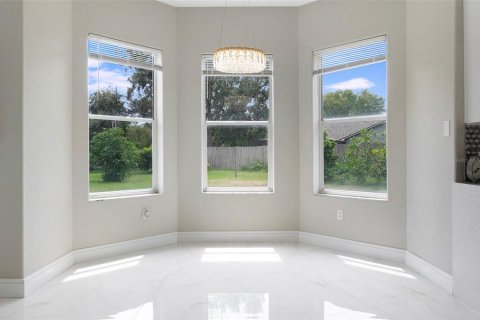 House in Valrico, Florida 5 bedrooms, 281.77 sq.m. № 1898596 - photo 14