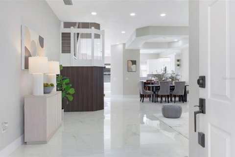 House in Valrico, Florida 5 bedrooms, 281.77 sq.m. № 1898596 - photo 3