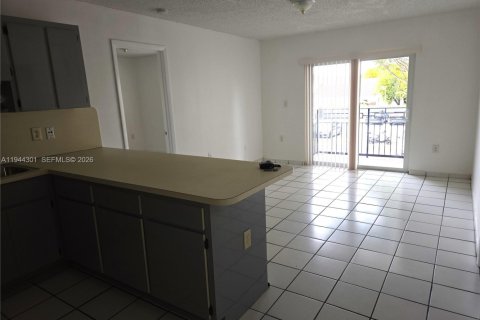 Apartment in Sweetwater, Florida 3 bedrooms, 88.26 sq.m. № 2001485 - photo 8