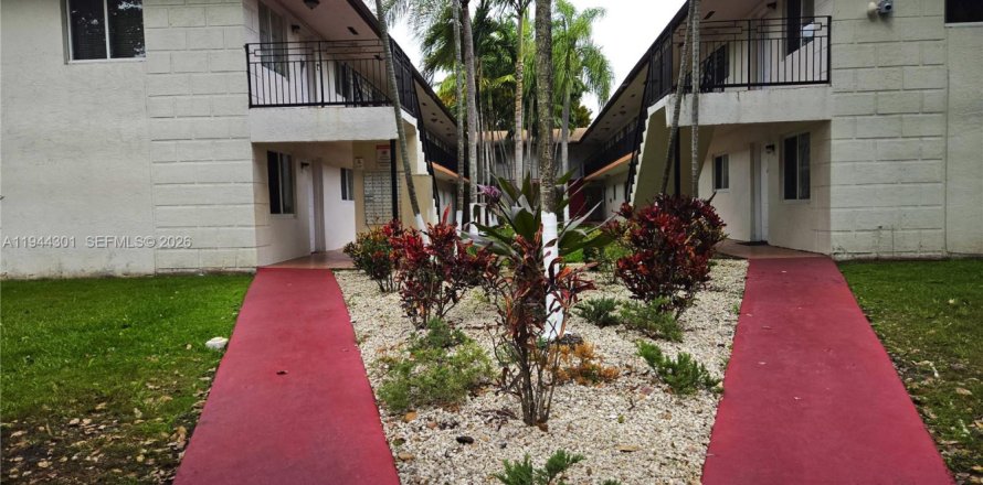 Apartment in Sweetwater, Florida 3 bedrooms, 88.26 sq.m. № 2001485