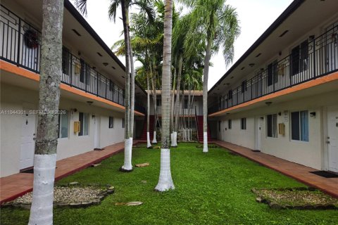 Apartment in Sweetwater, Florida 3 bedrooms, 88.26 sq.m. № 2001485 - photo 2