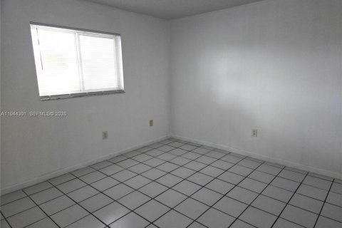 Apartment in Sweetwater, Florida 3 bedrooms, 88.26 sq.m. № 2001485 - photo 6