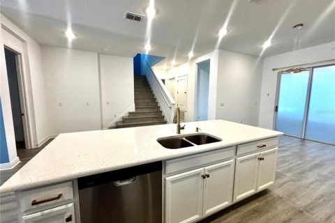 House in Orlando, Florida 4 bedrooms, 272.48 sq.m. № 2208840 - photo 11