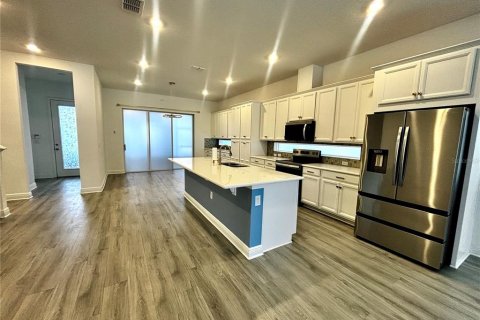 House in Orlando, Florida 4 bedrooms, 272.48 sq.m. № 2208840 - photo 10