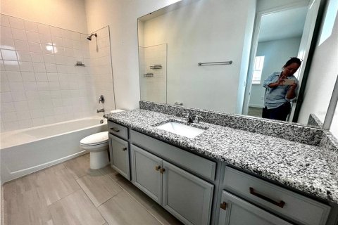 House in Orlando, Florida 4 bedrooms, 272.48 sq.m. № 2208840 - photo 21