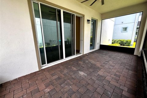 House in Orlando, Florida 4 bedrooms, 272.48 sq.m. № 2208840 - photo 25