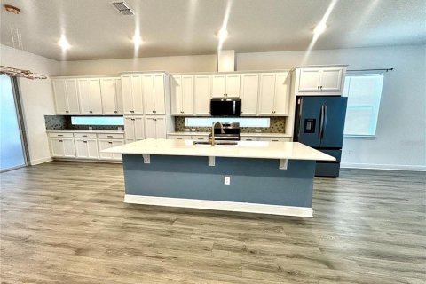 House in Orlando, Florida 4 bedrooms, 272.48 sq.m. № 2208840 - photo 12