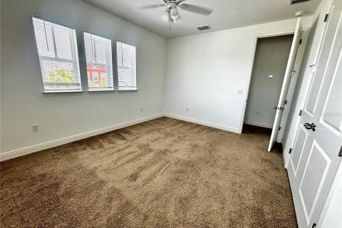 House in Orlando, Florida 4 bedrooms, 272.48 sq.m. № 2208840 - photo 22