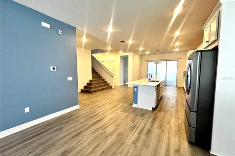 House in Orlando, Florida 4 bedrooms, 272.48 sq.m. № 2208840 - photo 8
