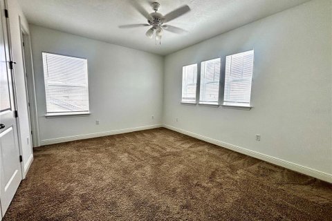House in Orlando, Florida 4 bedrooms, 272.48 sq.m. № 2208840 - photo 23