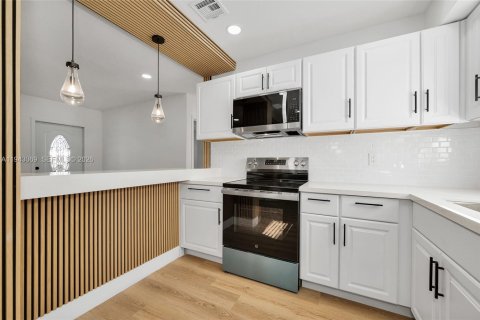 Villa ou maison à vendre à Fort Lauderdale, Floride: 4 chambres, 128.58 m2 № 1999405 - photo 9