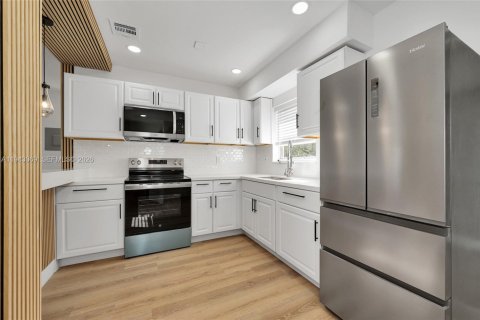 Villa ou maison à vendre à Fort Lauderdale, Floride: 4 chambres, 128.58 m2 № 1999405 - photo 7