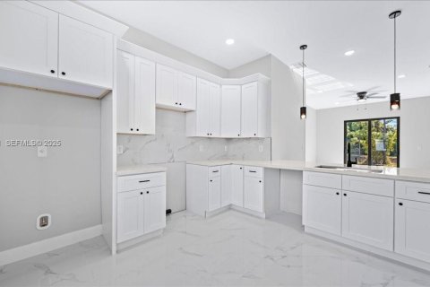 Casa en venta en Lehigh Acres, Florida, 3 dormitorios, 117.99 m2 № 1989592 - foto 26